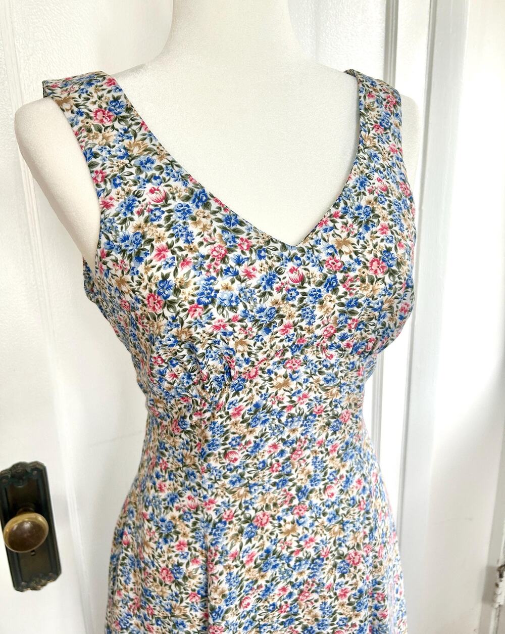 Vintage 1990s 100% Rayon Floral Mini Dress Size Small | 90's Grunge Style